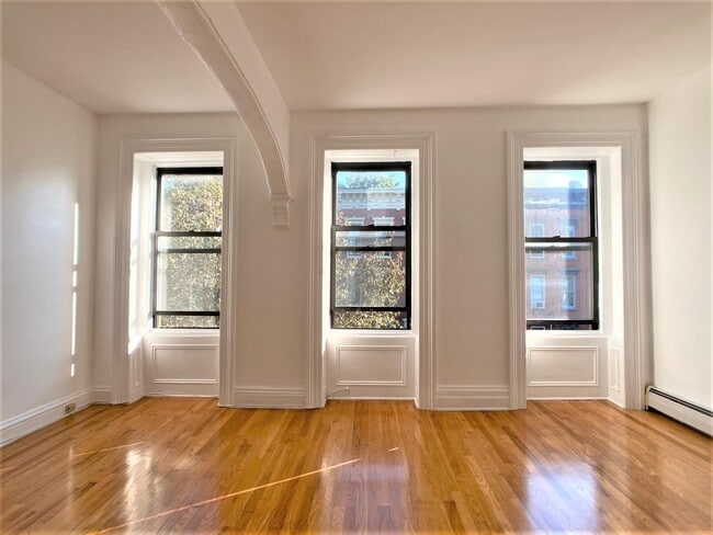 Building Photo - 250 5th St