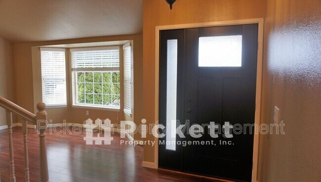 Foto del edificio - 10421 Ashley Cir NW