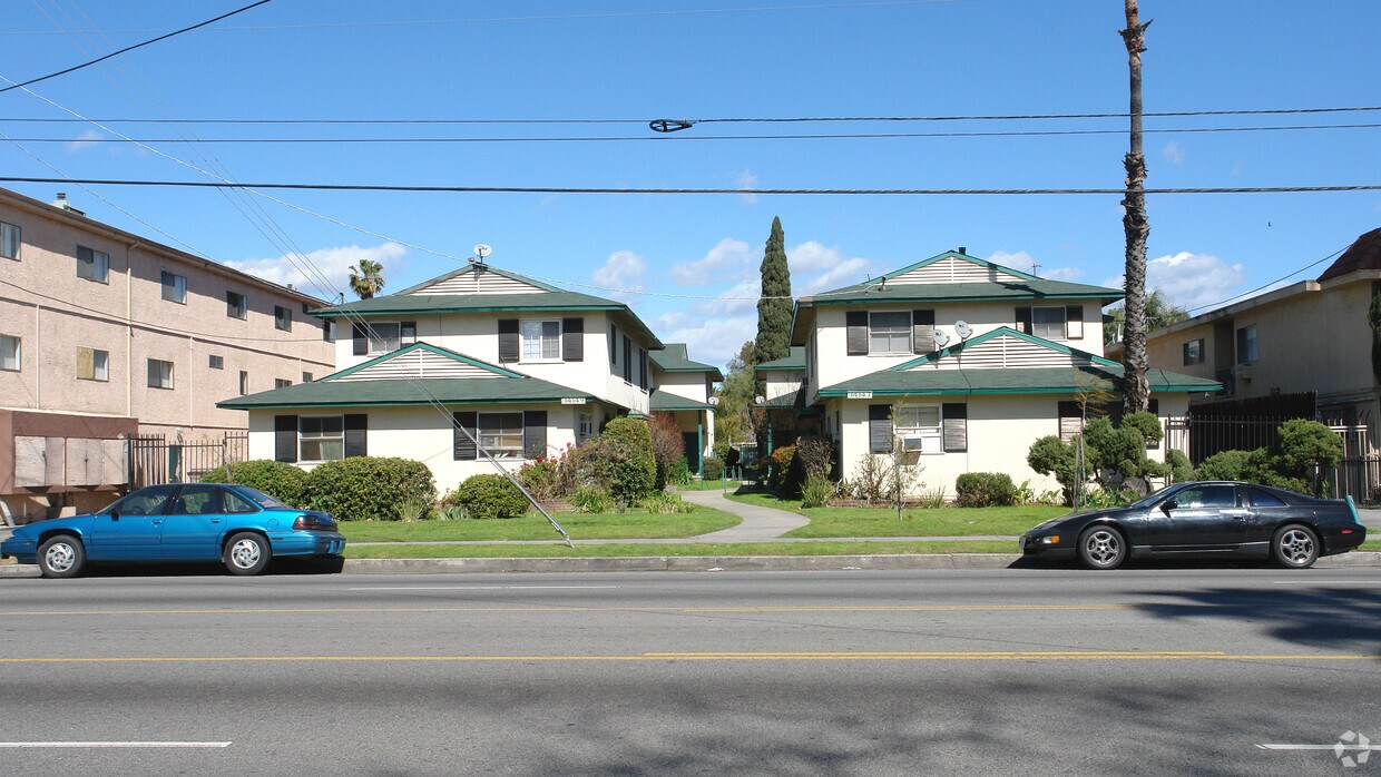 Foto del edificio - 14147-14149 Vanowen St