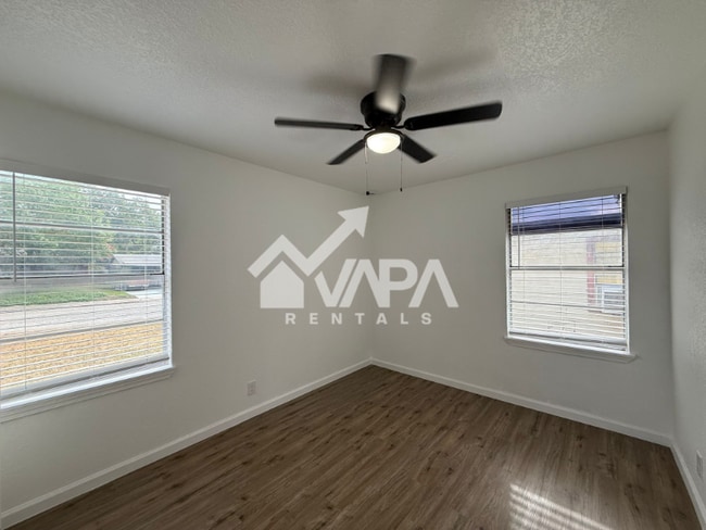 Foto del edificio - 230 Craigmont Ln