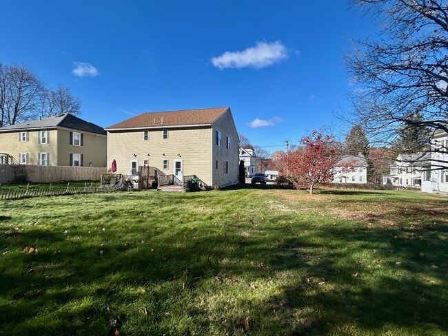 Parte trasera exterior - 407 Main St