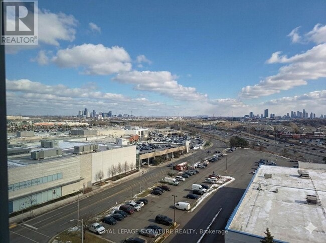 Photo du bâtiment - 205 Sherway Gardens Rd