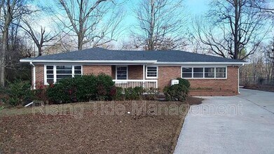 Building Photo - 948 Hickory Dr