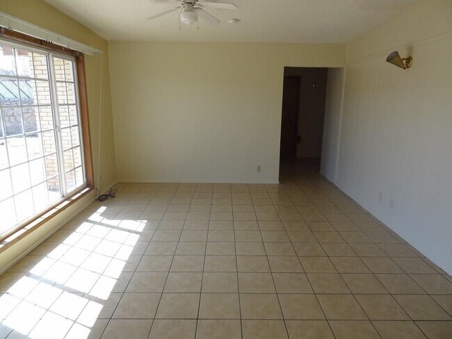 Foto del edificio - 9752 Blue Wing Dr