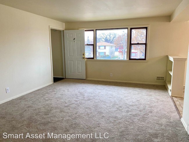 Building Photo - 5734 N 76th St