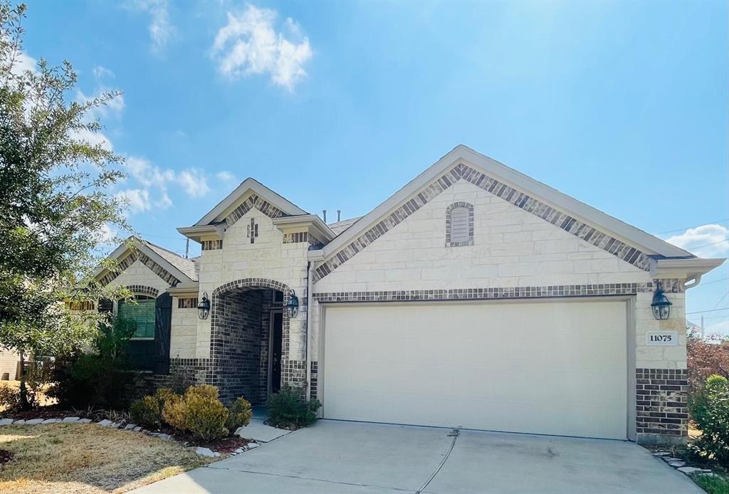 Foto principal - 11075 Walts Run Ln