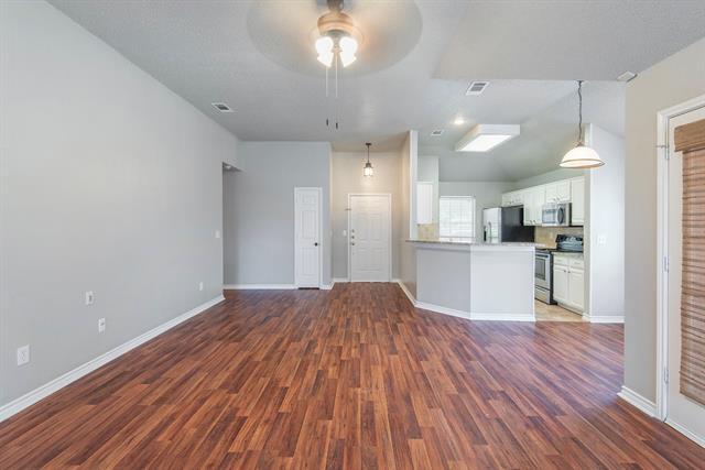 Foto del edificio - 10809 Huntington Rd