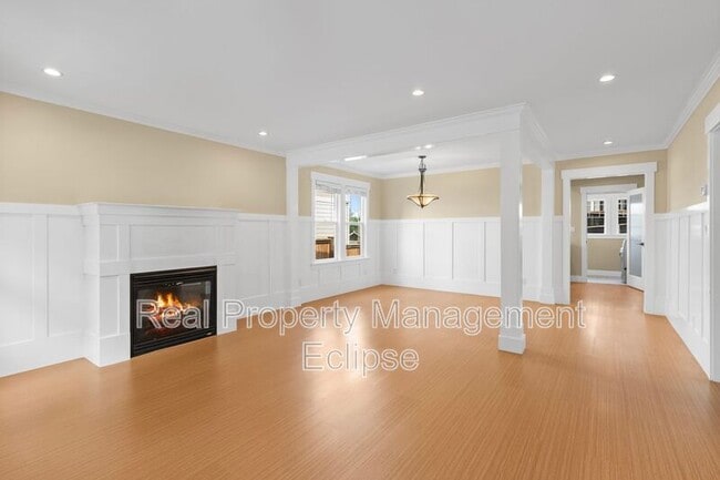 Building Photo - 26616 NE Valley St