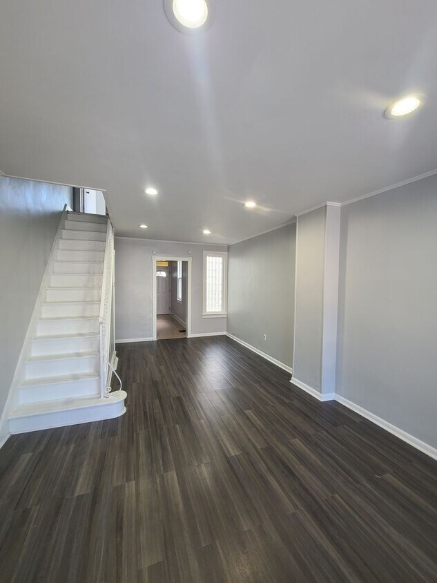 Primary Photo - Three Bedroom one bath with off street par...