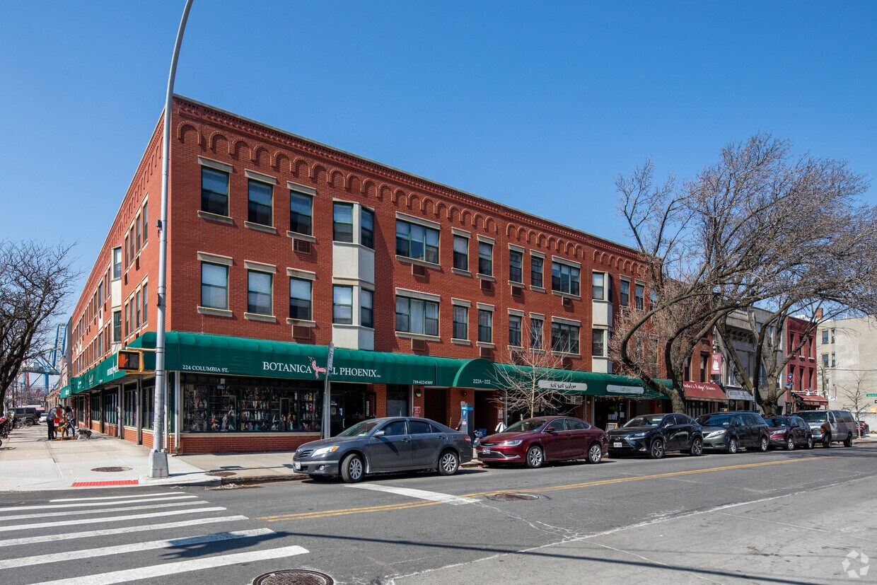 Primary Photo - 222 Columbia St