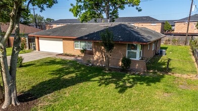 Building Photo - 9109 Lugary Dr