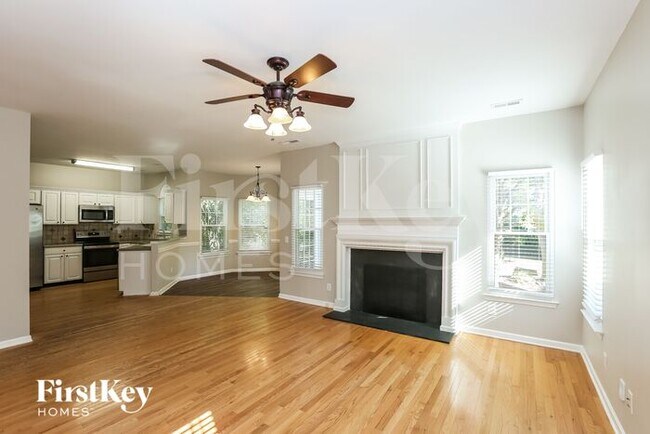 Foto del edificio - 4641 Highcroft Ln