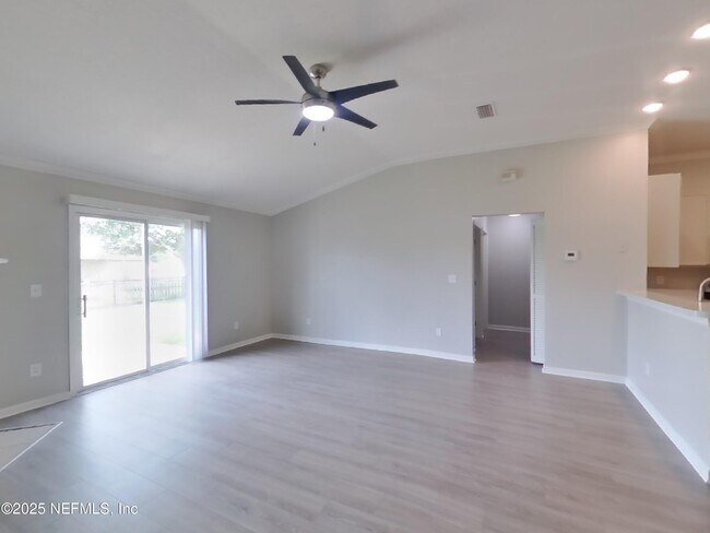 Foto del edificio - 3208 Ginny Lake Dr