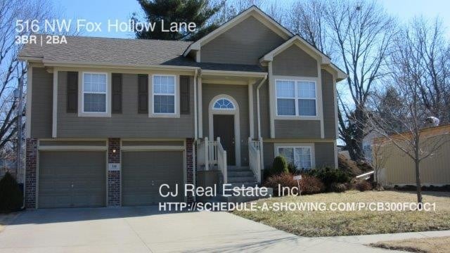 Primary Photo - 516 NW Fox Hollow Ln