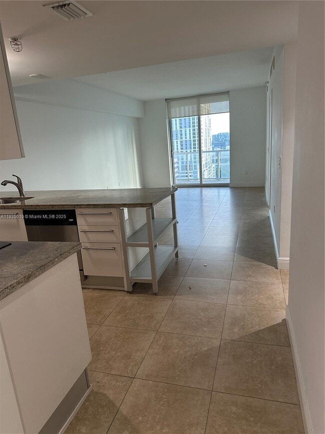 Foto del edificio - 185 SW 7th St
