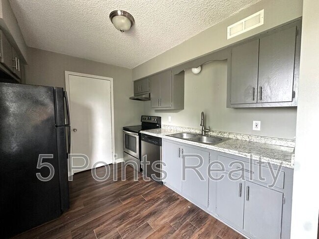 Foto del edificio - 308 Prince Ave