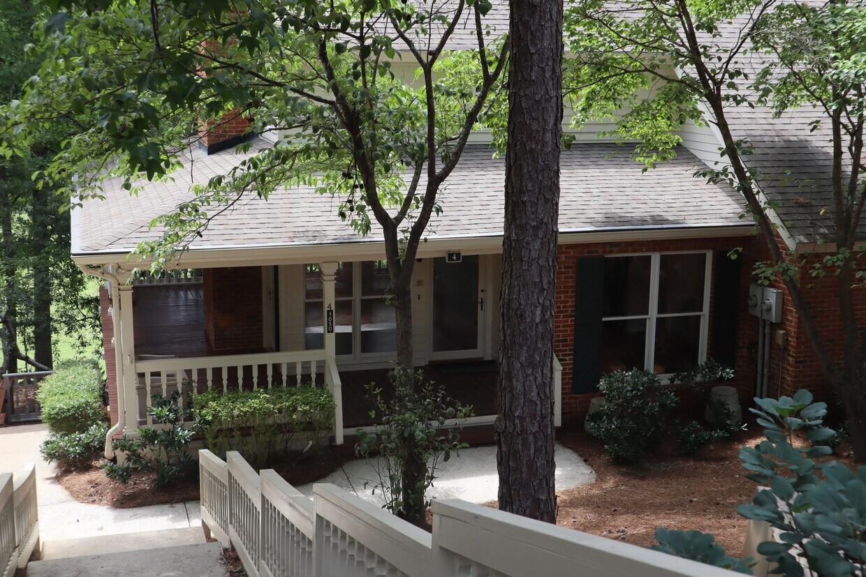 1050 Cupp Ln Unit GOO1050B, Greensboro, GA 30642 Room for Rent in