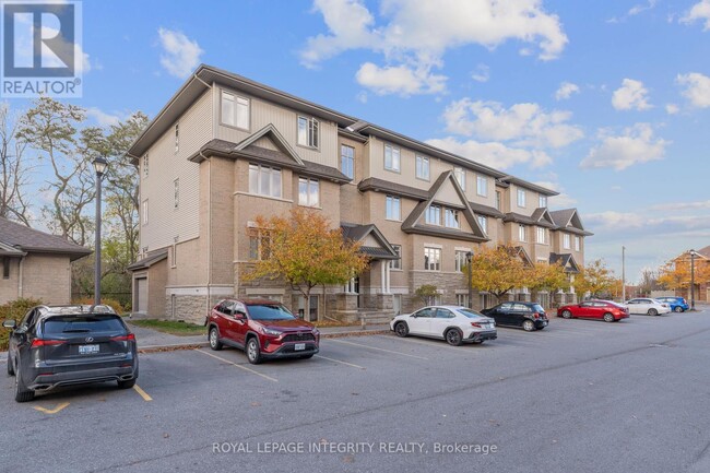 Building Photo - 21 Tadley Private