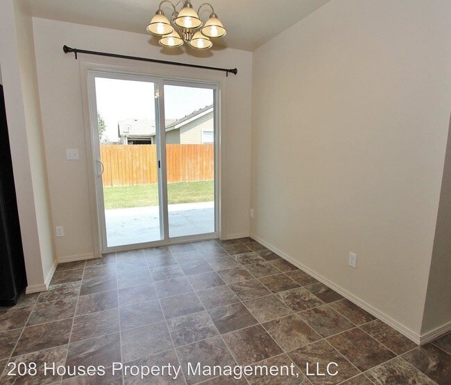 Building Photo - 3 br, 2.5 bath House - 580 W. Willow Dale Way
