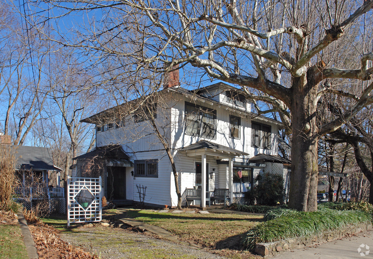 Foto principal - 65 Montford Ave