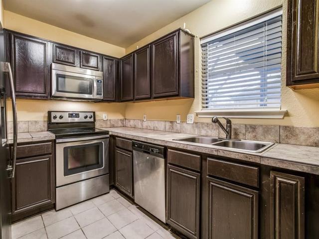 Foto del edificio - 3145 Partridge Ct