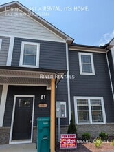 Building Photo - 25 Barnyard Cir