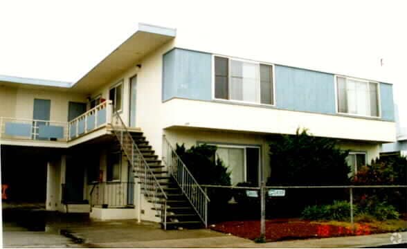Building Photo - 73 Carmel Ave
