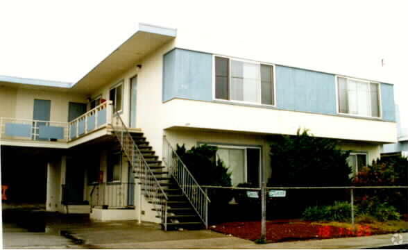 Foto del edificio - 73 Carmel Ave