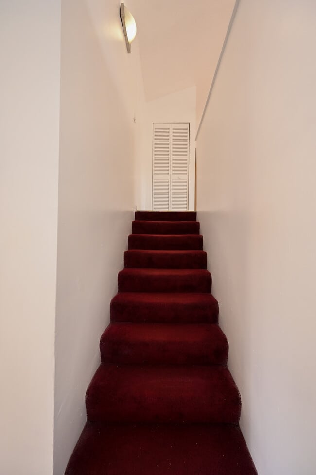 Foto del edificio - 445 W Park Dr