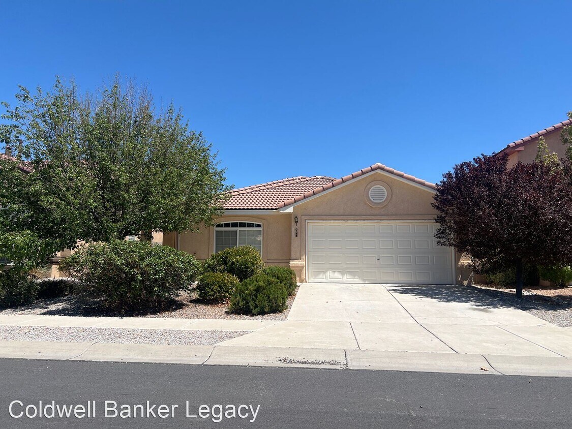 Foto principal - 4 br, 2 bath House - 928 Galeras St NW