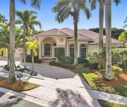 Building Photo - 2501 Poinciana Dr