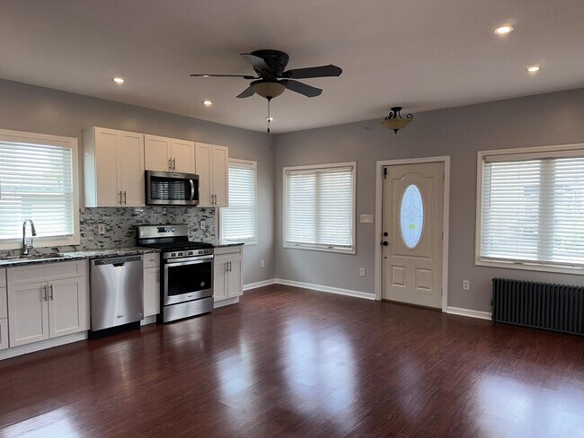 Foto del edificio - 220 Lafayette Ave