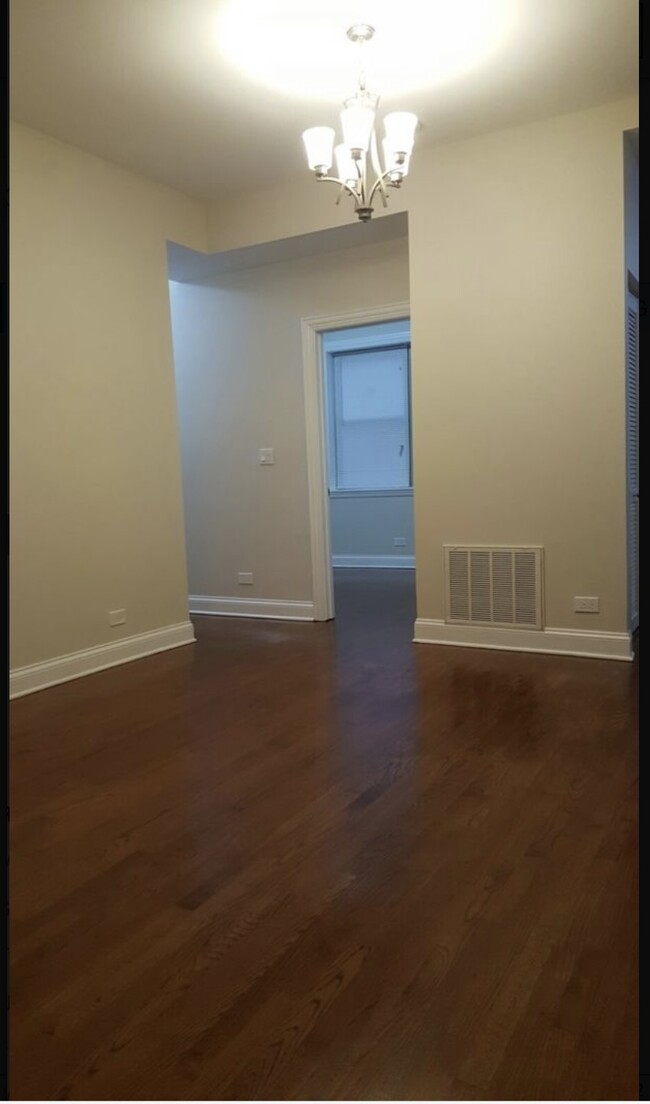 Building Photo - 6254 N Rockwell St