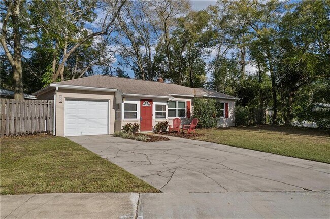 Building Photo - 305 Altaloma Ave