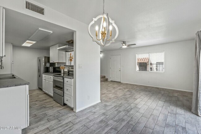 Foto del edificio - 1209 E Townley Ave