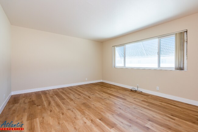 Foto del edificio - 642 Blythe Ct
