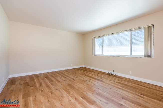 Building Photo - 642 Blythe Ct