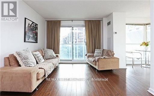 Building Photo - 8 Park Rd