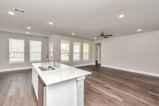 Building Photo - 1222 Scarlet Crk Dr