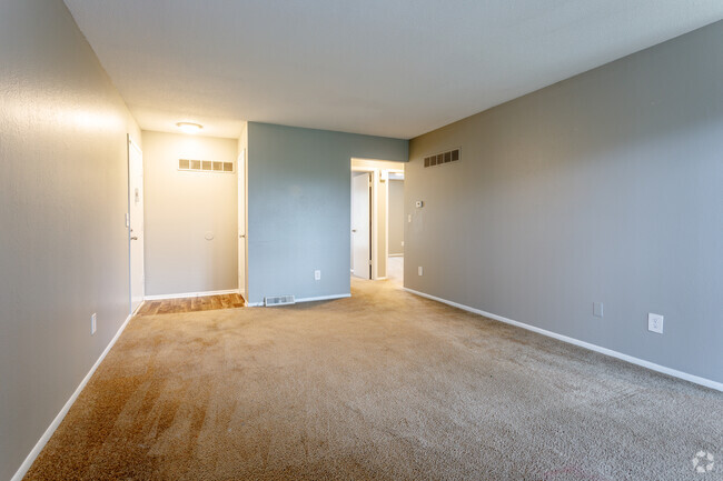 2BR, 1.5BA - 945 SF - Coventry Park KC Apartments LLC