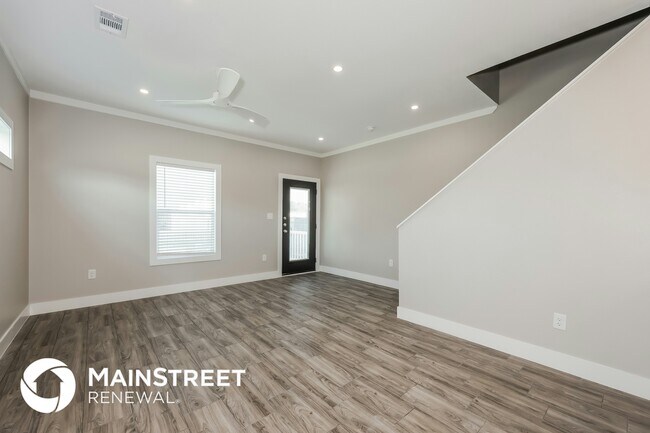 Foto del edificio - 1246 Lonsdale Ave