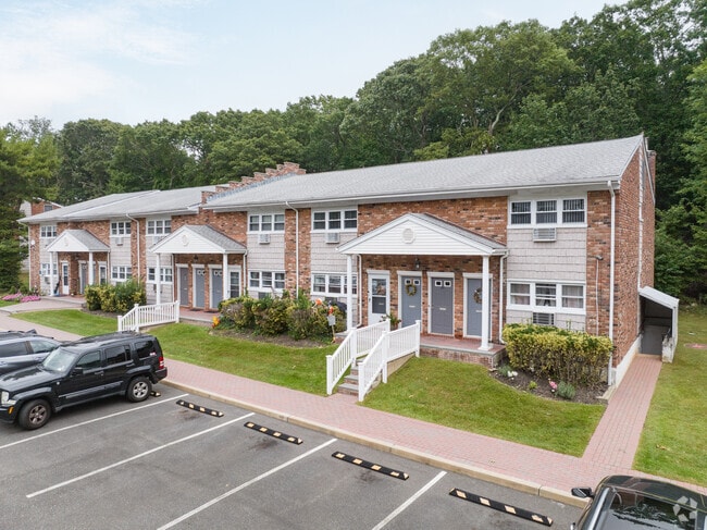 Building Photo - Maple Crest Apartments
