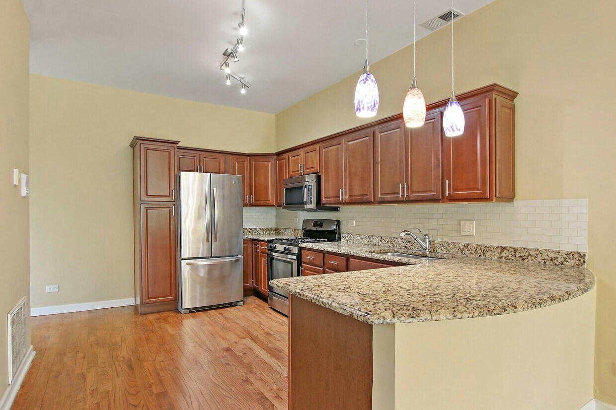 Primary Photo - 4527 S St Lawrence Ave