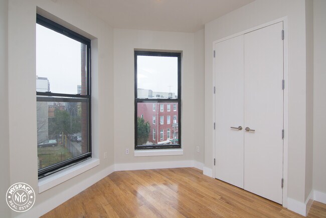 Building Photo - 474 Lafayette Ave