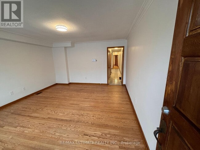 Building Photo - 182 St Clarens Ave