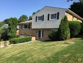 Building Photo - 1244 Blue Jay Dr