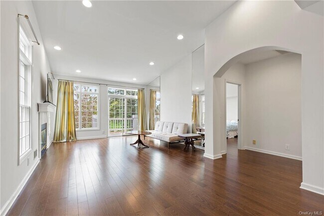 Building Photo - 65 Doral Greens Dr W