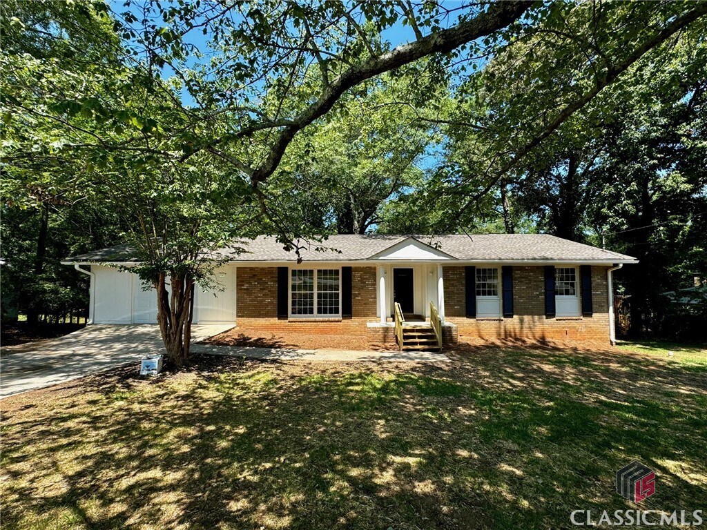 Primary Photo - 213 Rhodes Dr