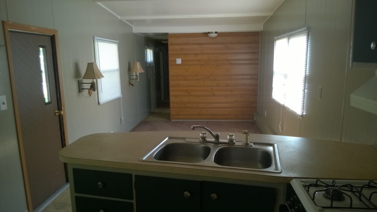 Primary Photo - 17 Riverview Ln