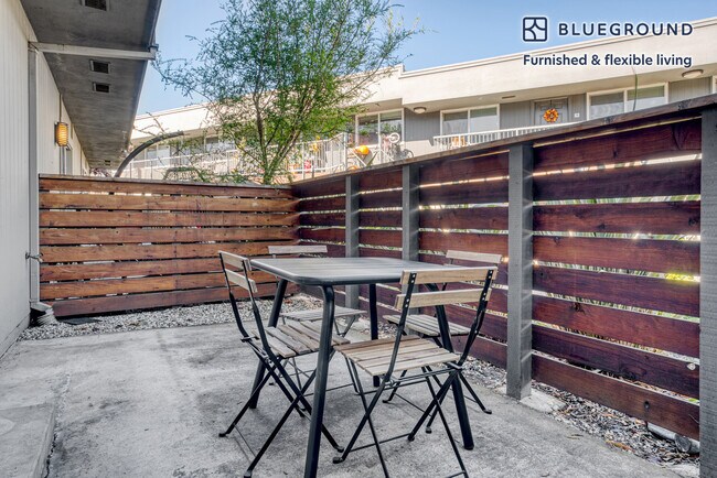 Building Photo - 222 Escuela Ave